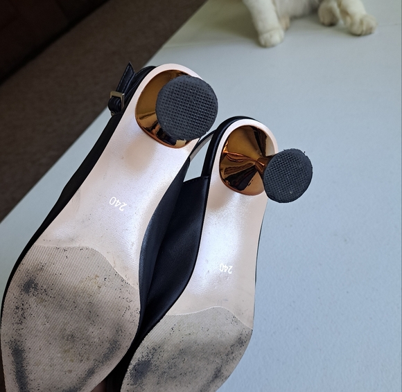 Voga Hand Made Black Slingback Heels - Picture 4 of 6